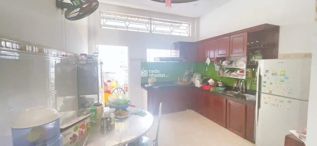  NHÀ 2 LẦU NGANG 4.2M  25M NGAY TRUNG TÂM QUẬN 6