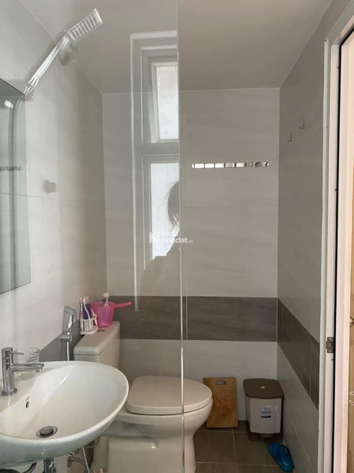 Cam kết ảnh thật, giá chuẩn, bán gấp căn 2 ngủ đẹp CT4-5 Dương Đình Nghệ, nội thất như hình, sổ đỏ
