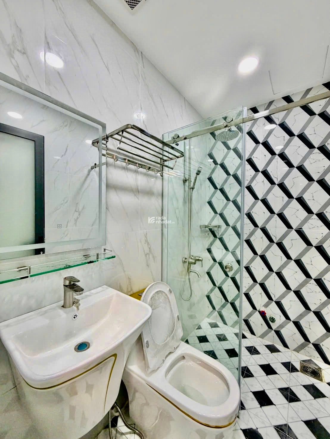 Lâu lâu mới có 1 căn đẹp gửi bán gấp! Hẻm xe hơi 4 lầu 4tỷ 50m2 Quang Trung, Phường 8, Quận Gò Vấp 