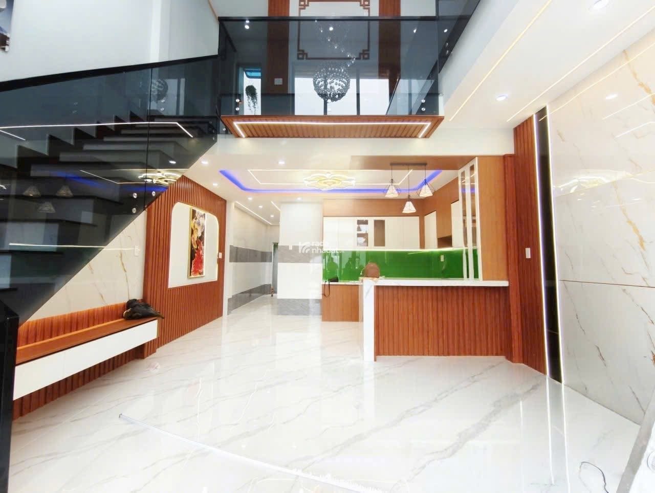 KẸT TIỀN! BÁN NHÀ ĐẸP NGUYỄN THỊ TẦN, PHƯỜNG 4, QUẬN 8, 99m2, 2PN 3WC, hẻm 5m, GIÁ CHỈ 6tỷ99