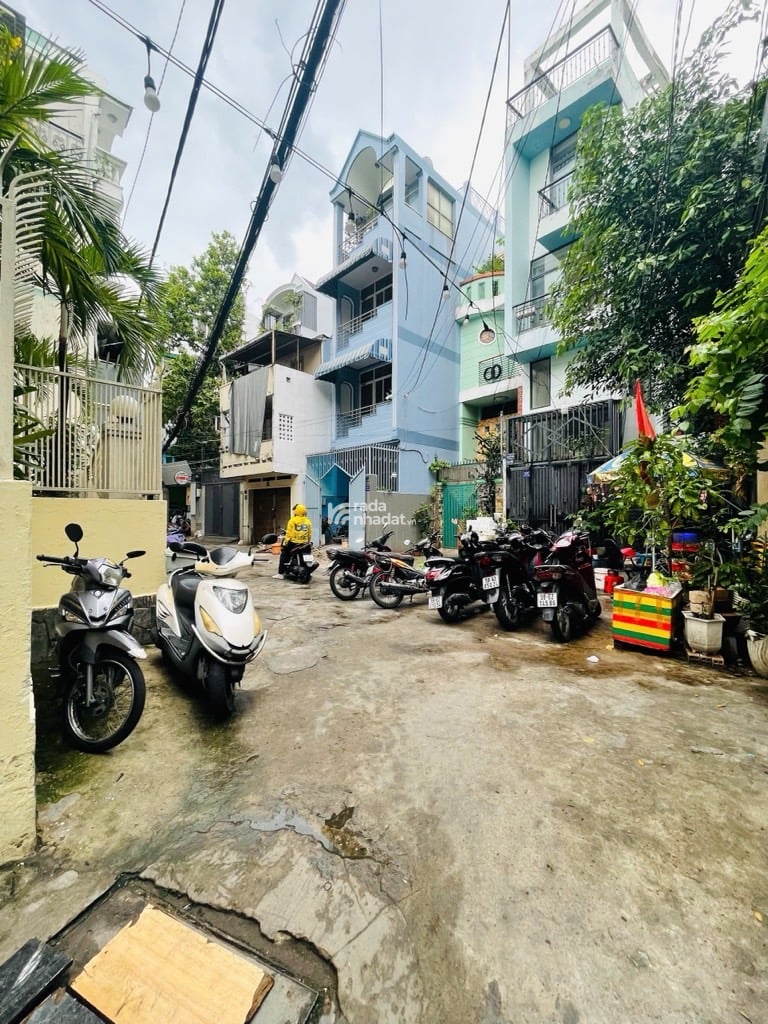 GẦN MẶT TIỀN HUỲNH VĂN BÁNH, PHÚ NHUẬN, 33M2 NGANG HIẾM CÓ. GIẢM 2T CHỈ CÒN 6T TL 