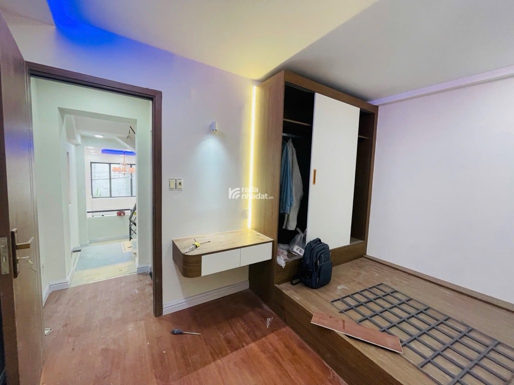 GẦN MẶT TIỀN HUỲNH VĂN BÁNH, PHÚ NHUẬN, 33M2 NGANG HIẾM CÓ. GIẢM 2T CHỈ CÒN 6T TL 