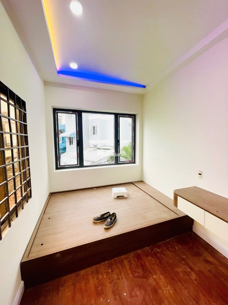 GẦN MẶT TIỀN HUỲNH VĂN BÁNH, PHÚ NHUẬN, 33M2 NGANG HIẾM CÓ. GIẢM 2T CHỈ CÒN 6T TL 