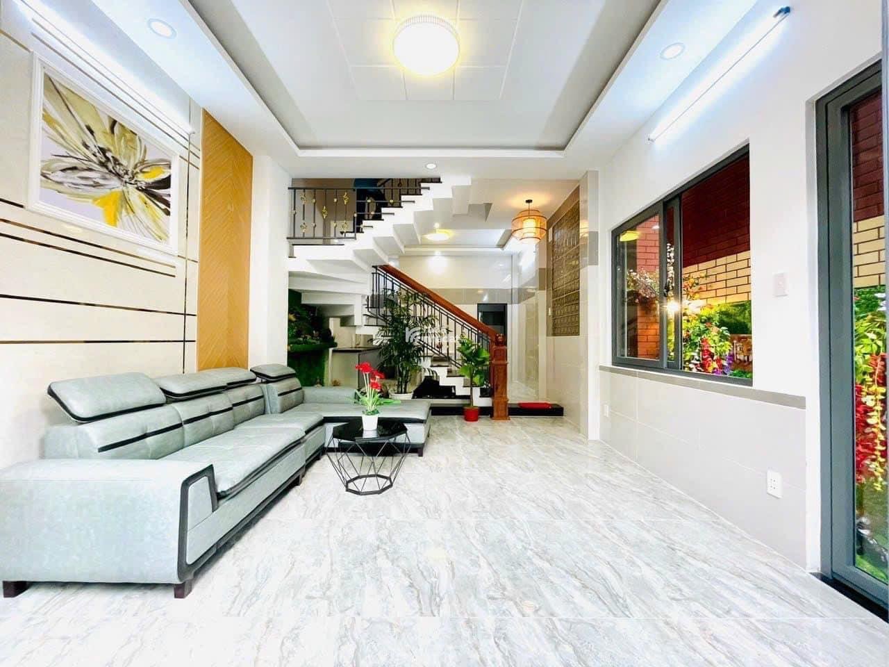 Nhà hiếm Q8 51m2 Dương Bá Trạc phường 1 2tỷ050 sổ sẵn.