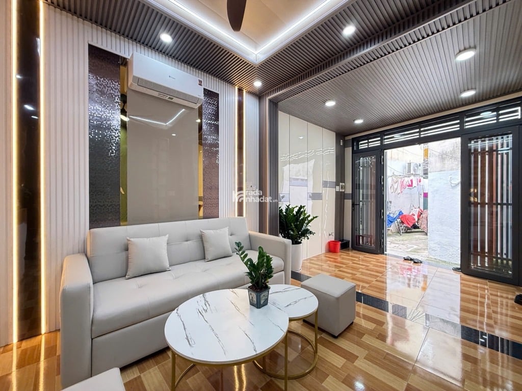 bán nhà mới chính chủ gấp gấp trong tháng