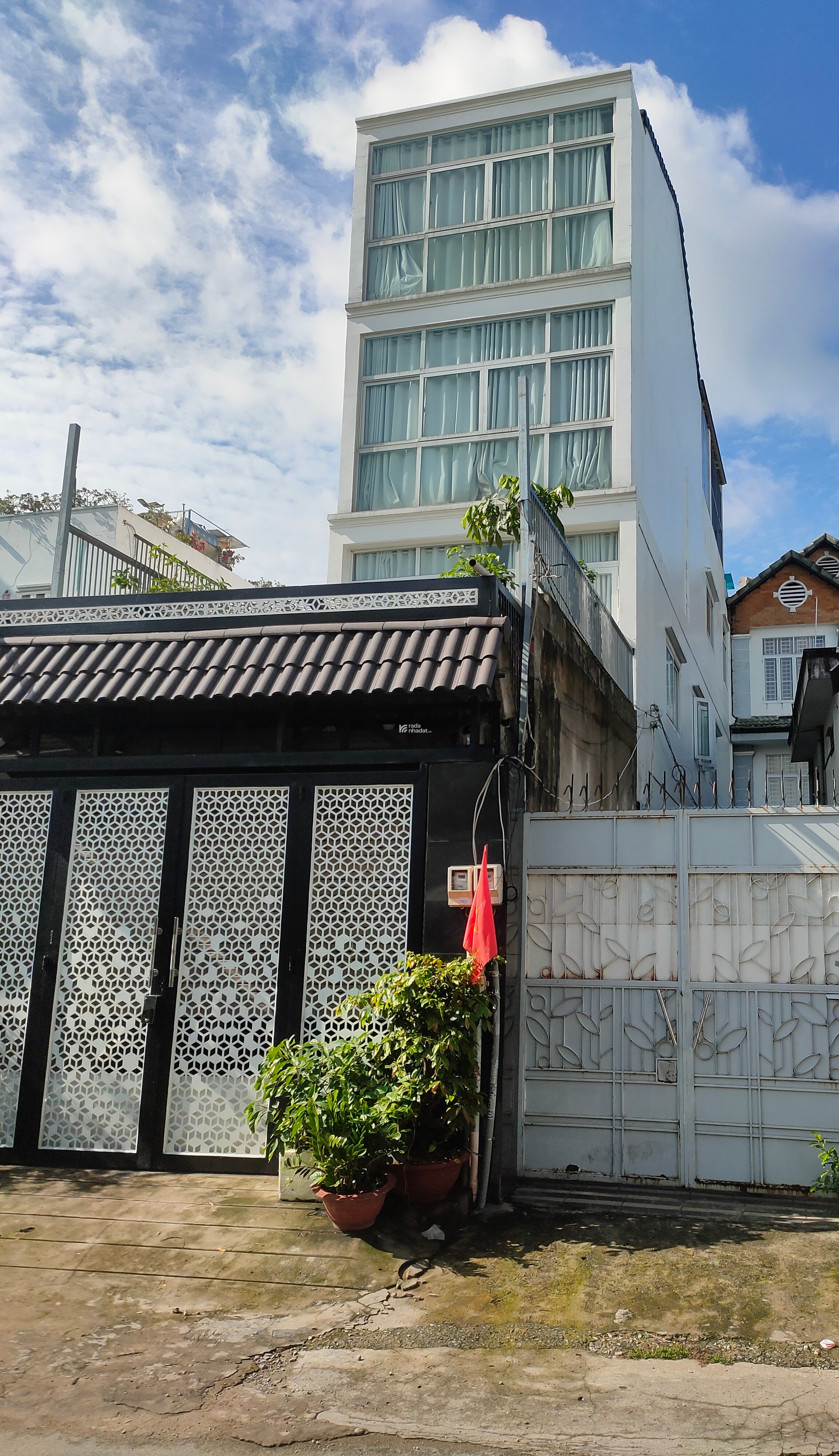 MẶT TIỀN LÊ QUANG SUNG - TIỆN KINH DOANH ĐA NGÀNH NGHỀ - XE HƠI NGỦ TRONG NHÀ - 4 TẦNG - 84M2 