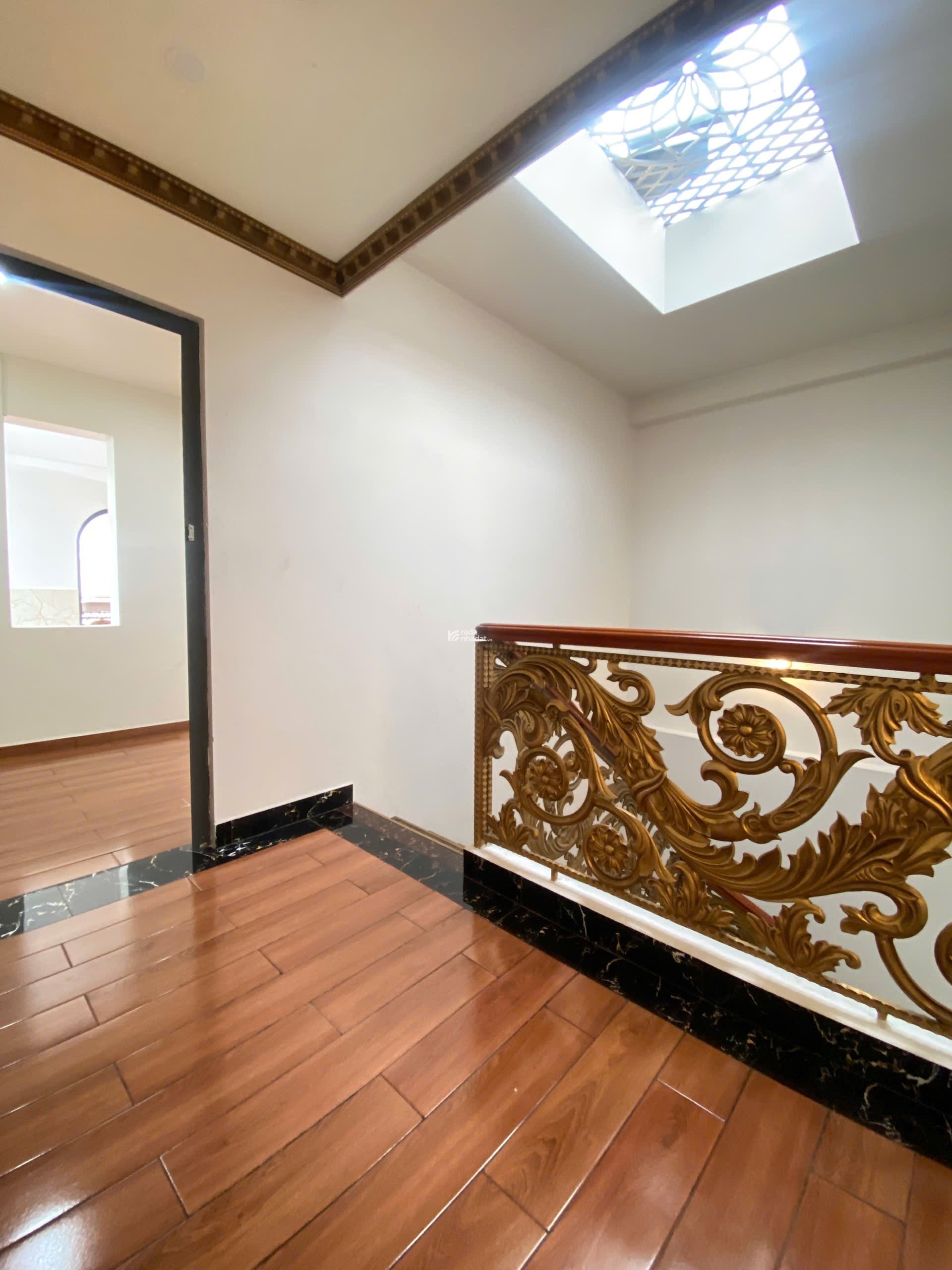 NHÀ ĐẸP SỔ HỒNG RIÊNG NẰM NGAY TÂN KỲ TÂN QUÝ - GIÁ 8 TỶ 350 THƯƠNG LƯỢNG