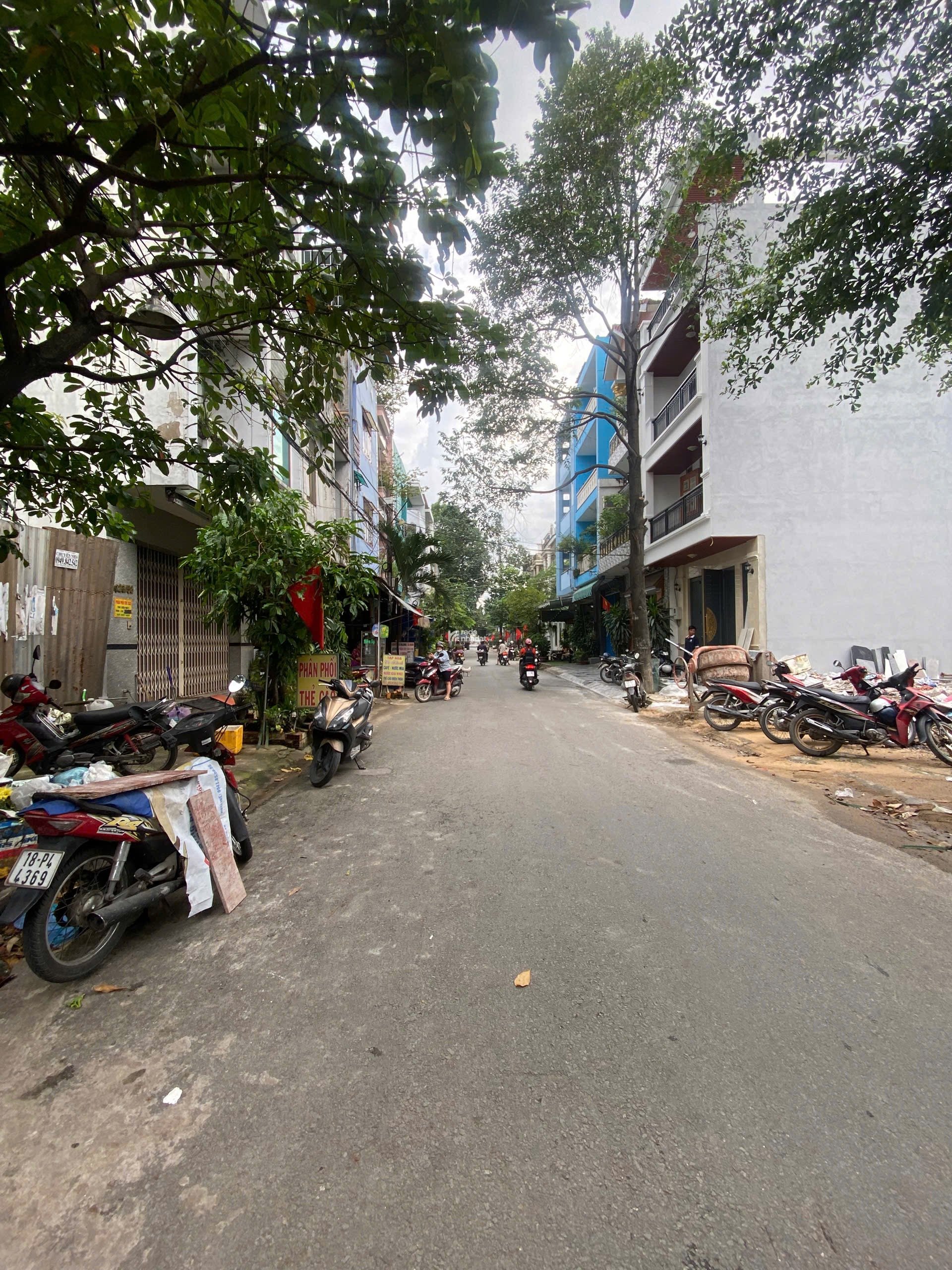 NHÀ ĐẸP SỔ HỒNG RIÊNG NẰM NGAY TÂN KỲ TÂN QUÝ - GIÁ 8 TỶ 350 THƯƠNG LƯỢNG