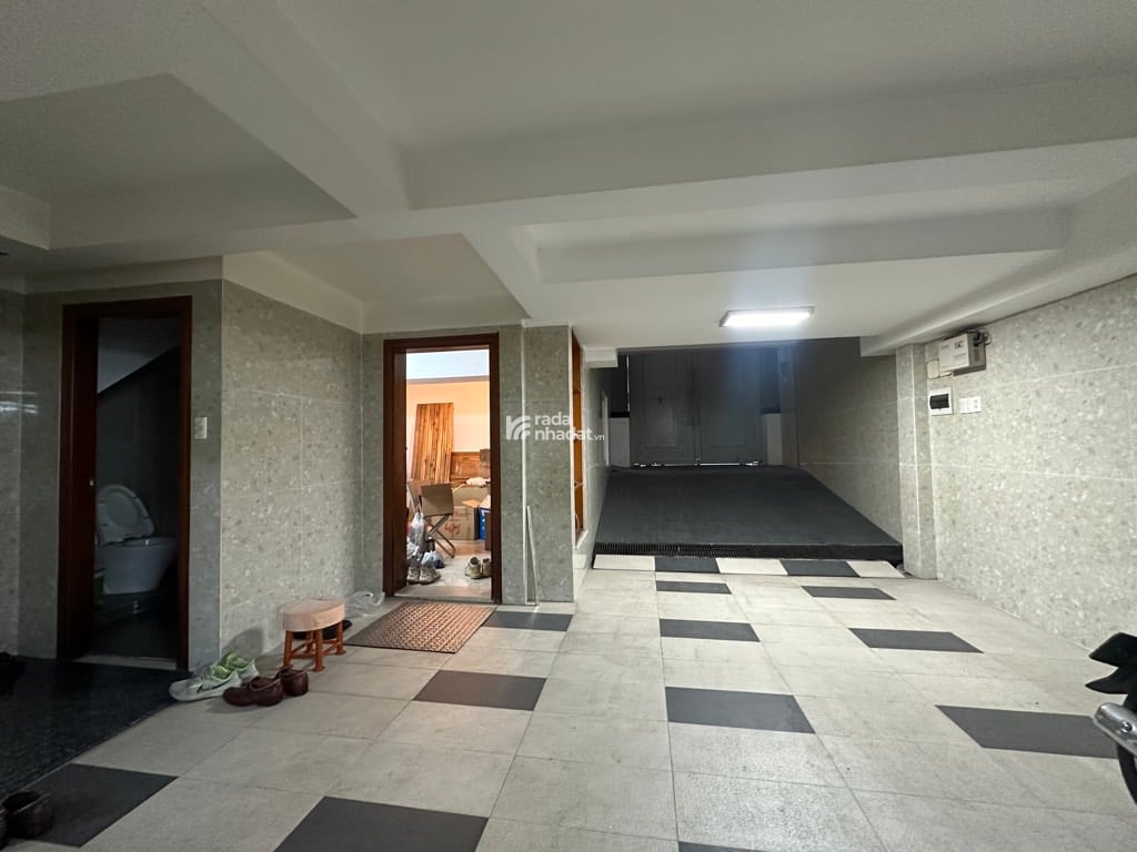 Biệt thự 3 mặt tiền đường Trường Sa 10 x 16 x 4 tầng hoàn công đầy đủ 