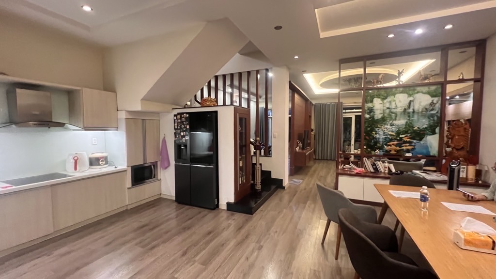 NHÀ  BIỆT THỰ FULL NỘI THẤT NGAY TRUNG TÂM.TPHCM - MẶT TIỀN ĐƯỜNG 14M CÓ VỈA HÈ- NGUYỄN HỮU DẬT - T