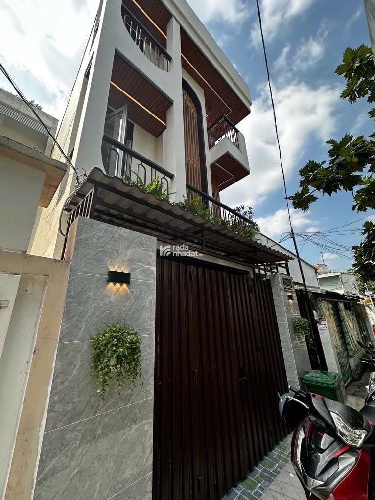 Bán nhà Quận 7 ngang 5m dài 28m dòng tiền hơn 40tr tháng nhà 3 tầng chỉ 12 tỷ nhỉnh