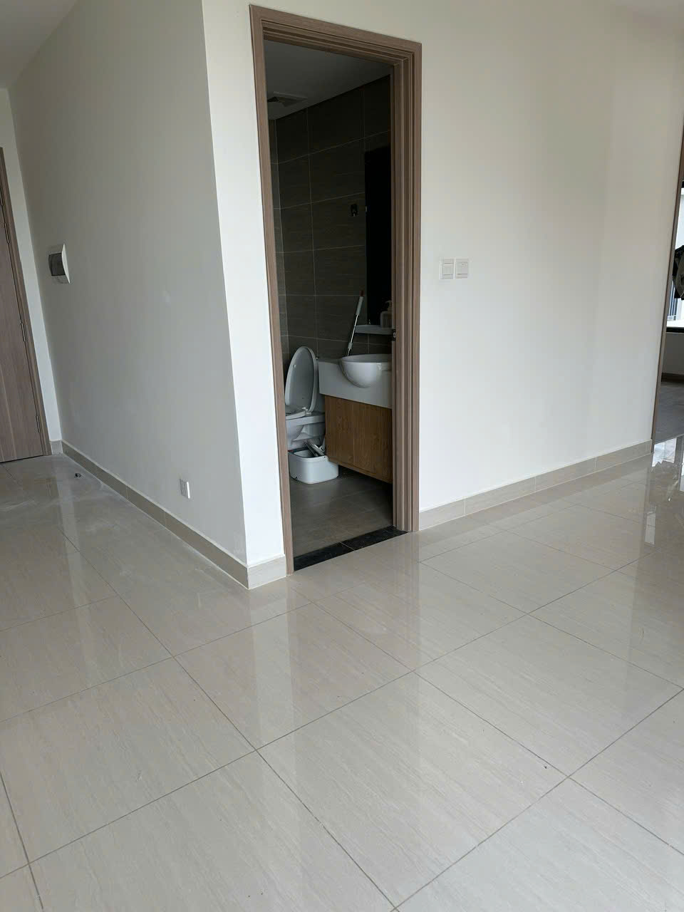 Bán nhanh căn góc 2PN DT 69m2 khu Origami  View Đông Bắc Chỉ 3,35 tỷ