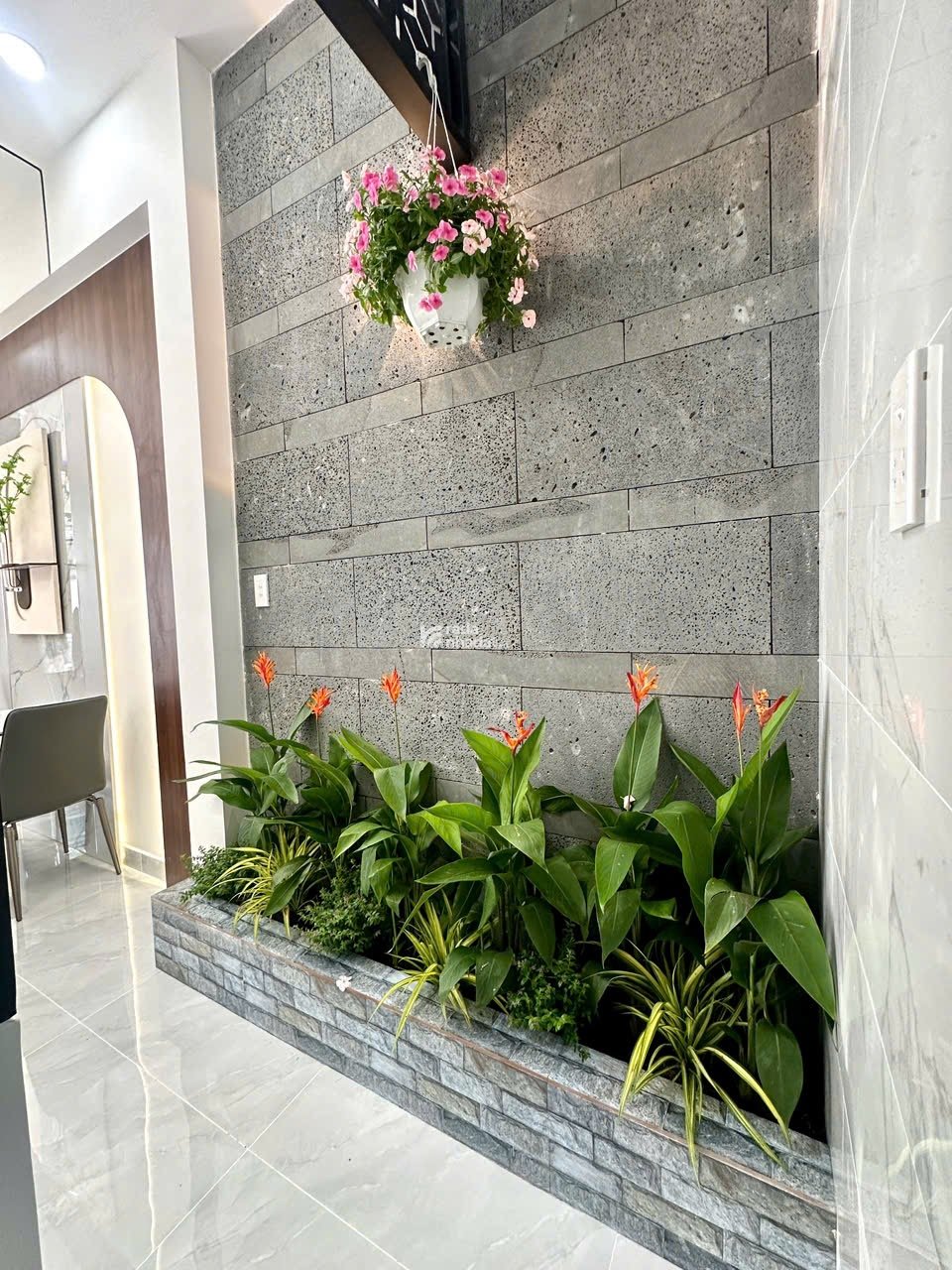 Bán nhà giáp hóc môn, xã Mỹ Hạnh, shr hoàn công có 3Pn, nhà mới xây