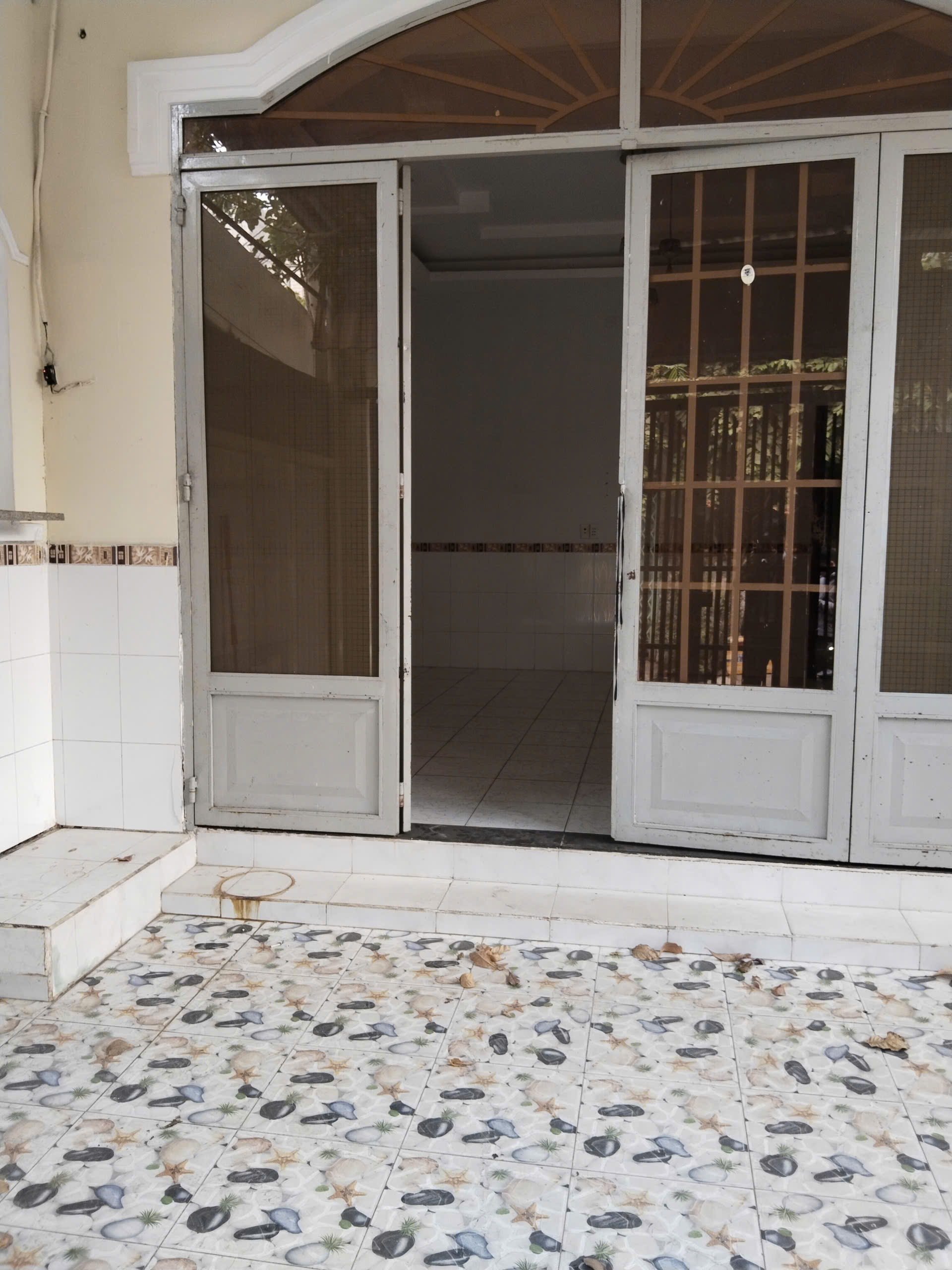 Bán Nhà 95m2, Mặt Tiền Trung Tâm Long Thạnh Mỹ - Q9. Giá Nhỉnh 7 Tỷ 