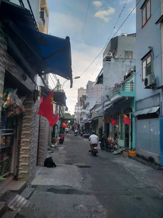 Nhà MT Đô Đốc Lộc, 93m2, nở hậu tài lộc, gần AEON, Chỉ 10.3 tỷ TL