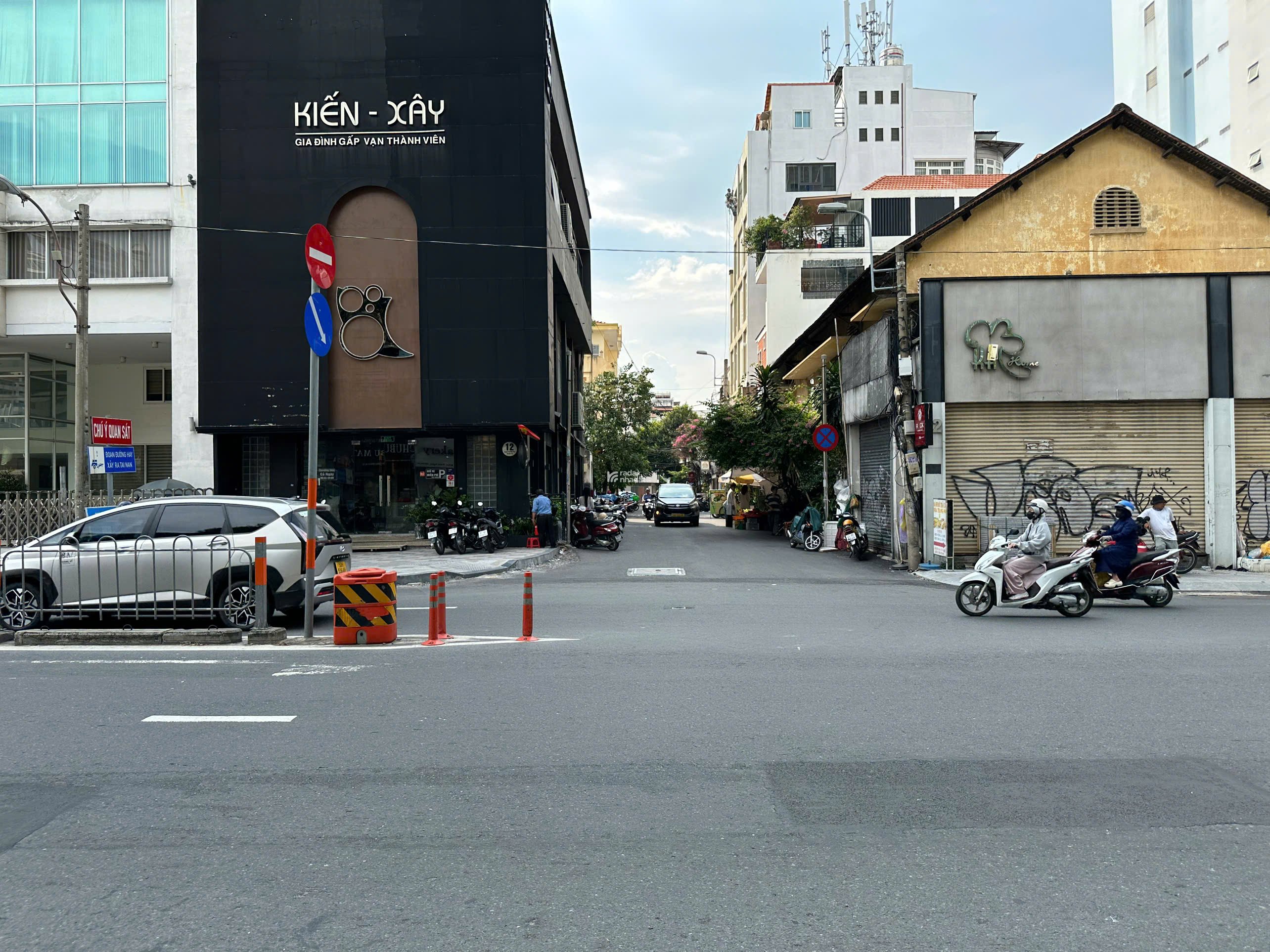 BÁN NHÀ DIỆN TÍCH KHỦNG 126.2m2 - Nguyễn Thị Minh Khai Q1 - 18 tỷ 