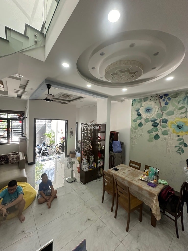 BÁN BIỆT THỰ KHU VIP AN DƯƠNG VƯƠNG 121.4M2 10.X TỶ SÂN ĐỂ Ô TÔ