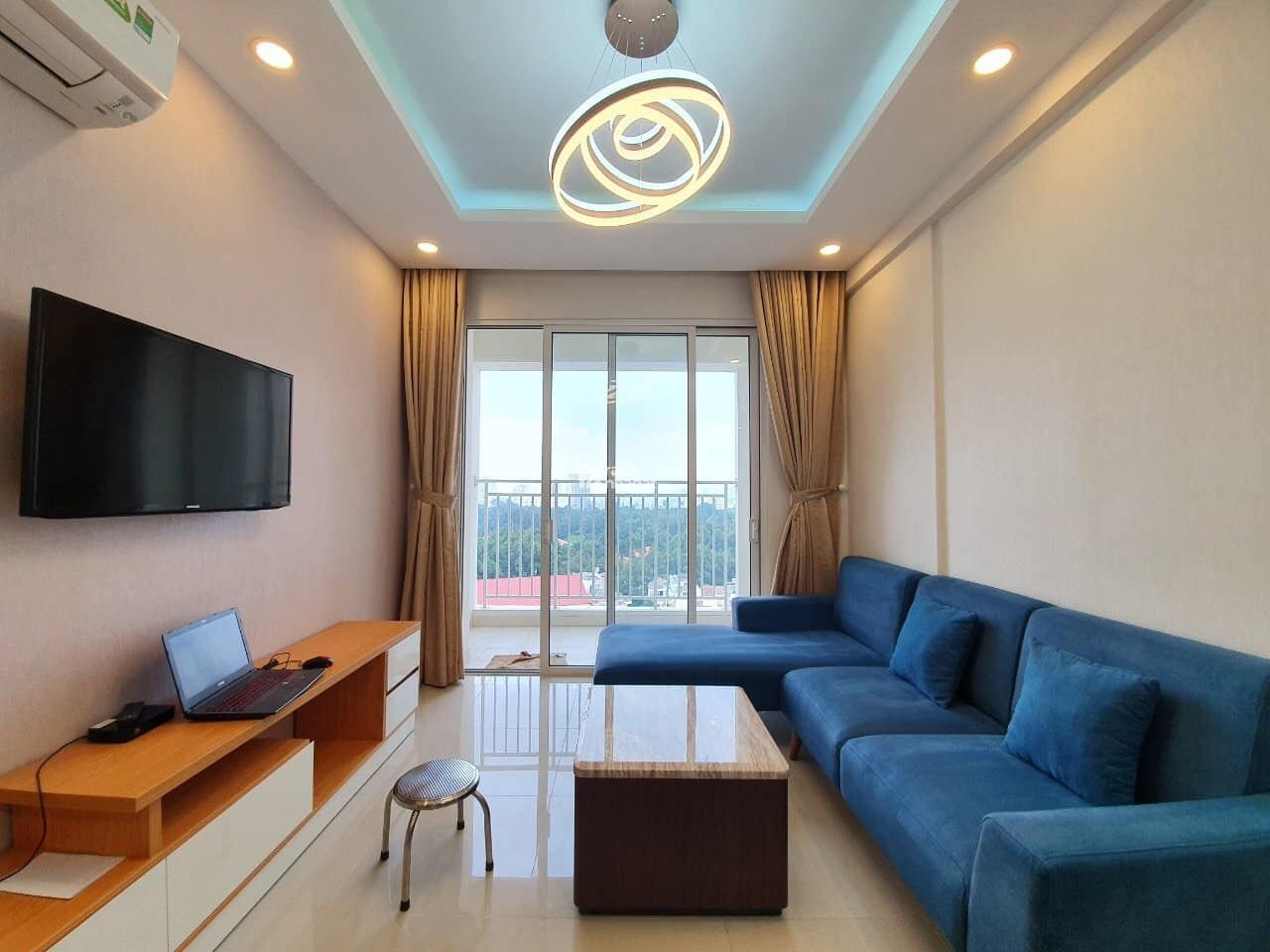 Cần bán gấp căn hộ 2 ngủ 2 vệ sinh tầng trung chỉ hơn 3 tỷ
