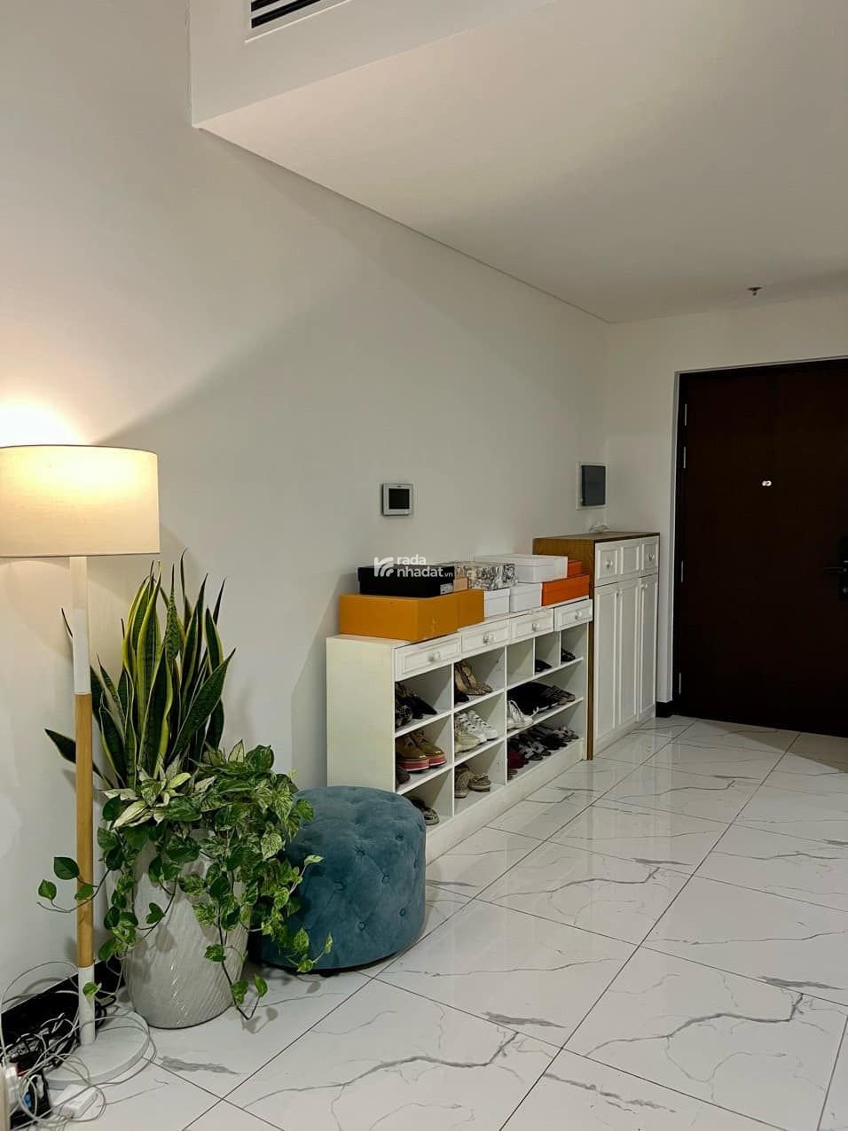 Cần bán căn 2PN view về Bitexco 20.5 tỷ, đầy đủ nội thất, suất nước ngoài mua được. LH 0931 825 ***