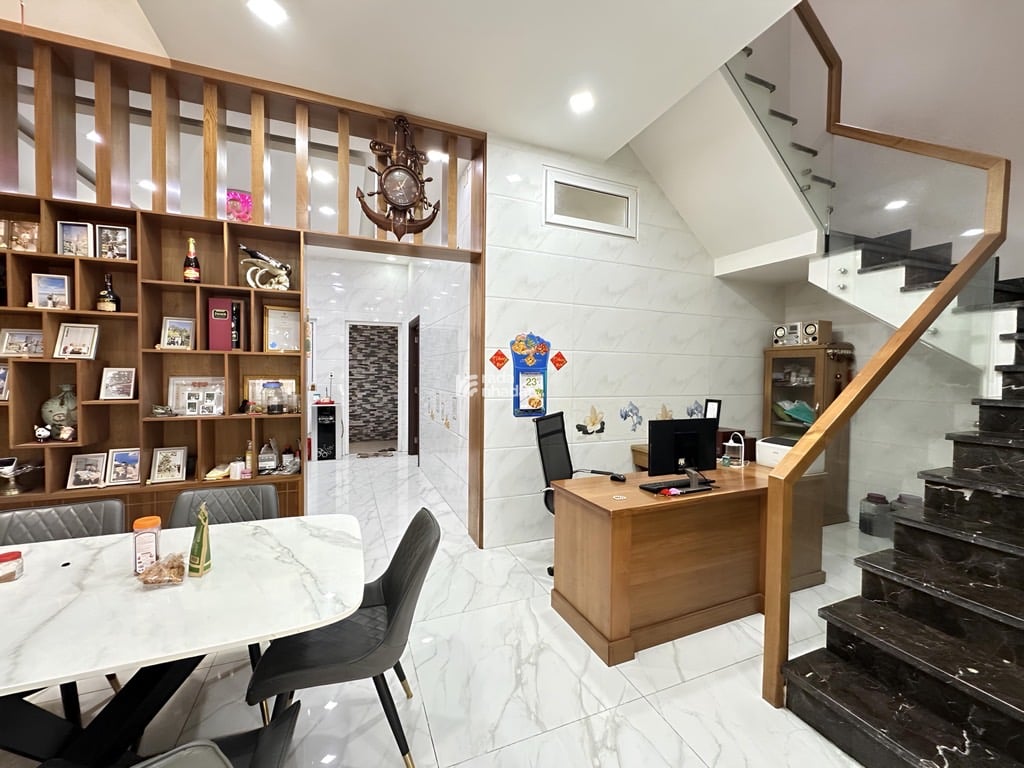 NHÀ MTKD TÊN LỬA NỐI DÀI, 4 TẦNG, NGANG 6M, 156M2, NHỈNH 17,5 TỶ