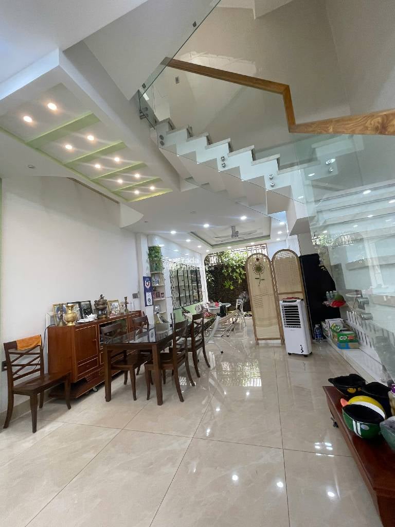 BÁN NHÀ MẶT TIỀN KHU VIP TÊN LỬA 95M2 13.X TỶ 5X19M LỀ 3M 3 TẦNG 