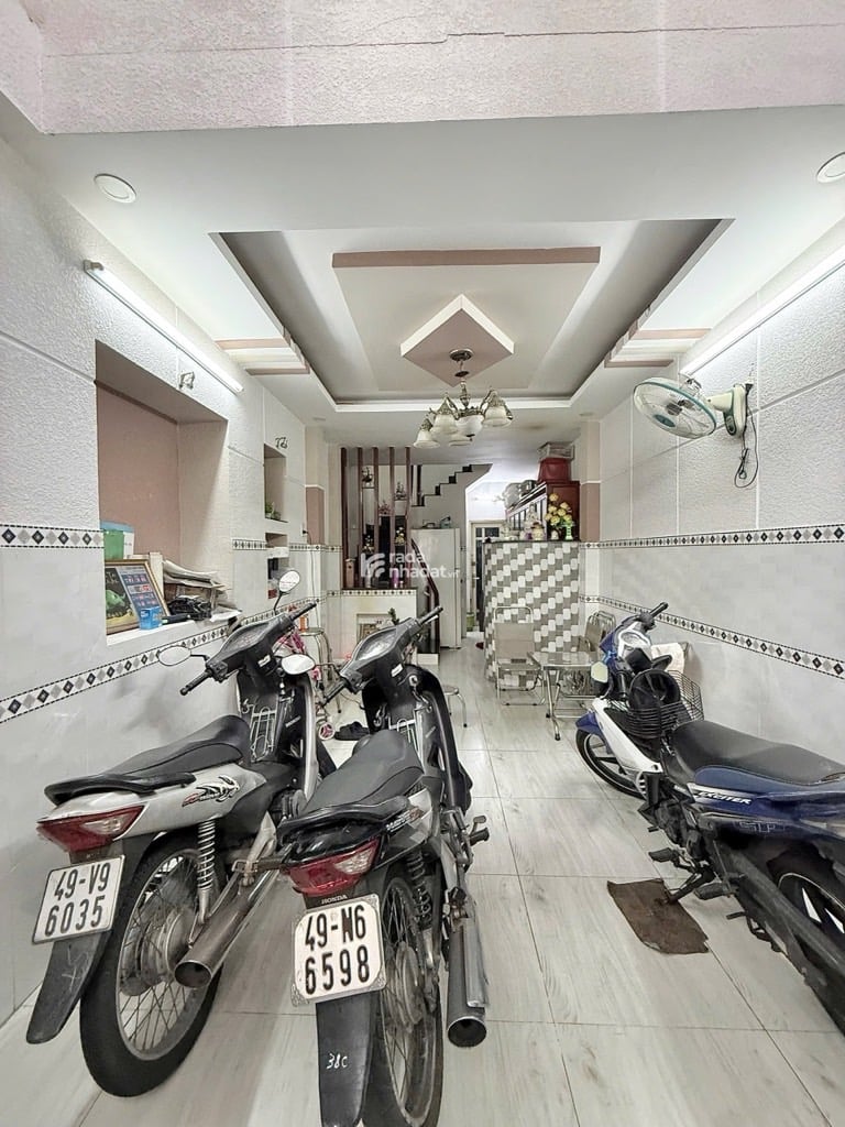 HẺM XE HƠI SÁT MT PHAN XÍCH LONG, PHÚ NHUẬN, 5 TẦNG ĐÚC BTCT. GIẢM 350TR CHỈ 6.25T TL