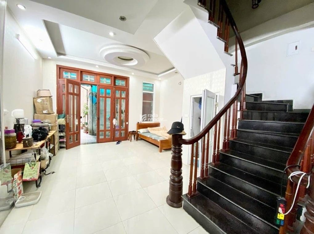 TRẦN THÁI TÔNG - NHÀ ĐẸP DÂN XÂY - 5 TẦNG 5 NGỦ 57M2 - Ô TÔ ĐỖ CỬA - SÂN RỘNG ĐỂ CHỤC XE