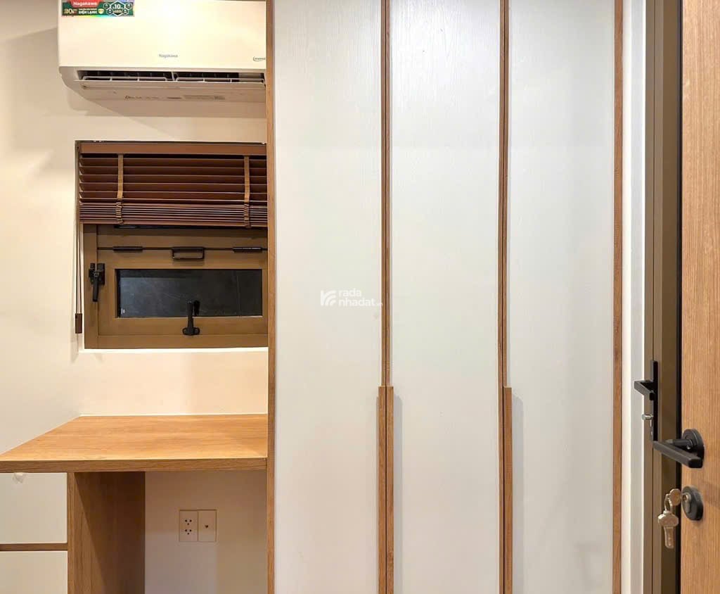 Giảm thêm 200 triệu - Bùi Đình Tuý  - Hẻm xe hơi đậu cửa - 30m2  - 2 tầng -4tỏi