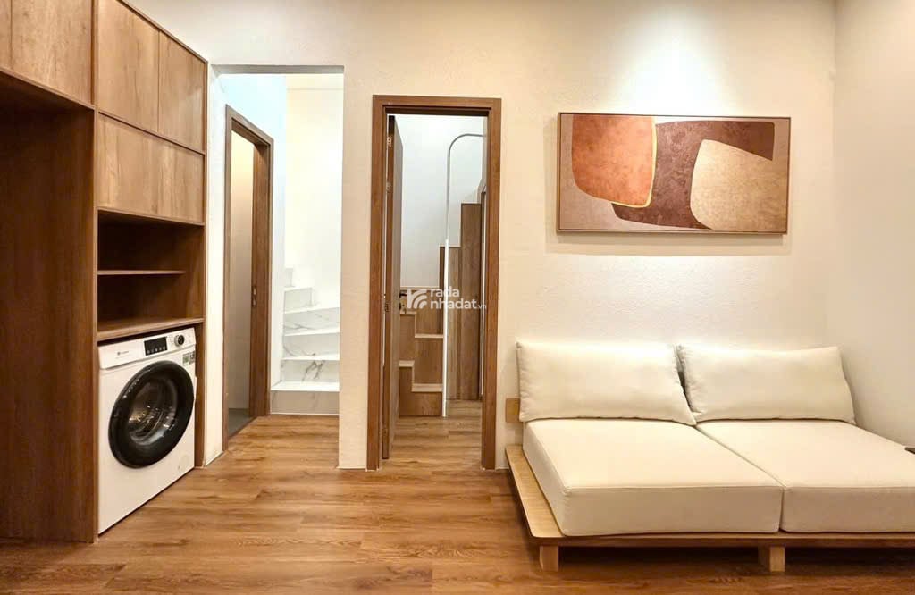 Giảm thêm 200 triệu - Bùi Đình Tuý  - Hẻm xe hơi đậu cửa - 30m2  - 2 tầng -4tỏi