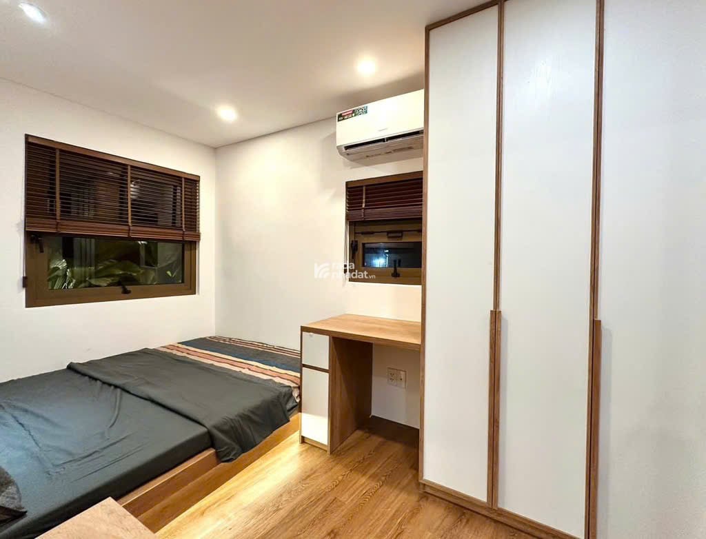 Giảm thêm 200 triệu - Bùi Đình Tuý  - Hẻm xe hơi đậu cửa - 30m2  - 2 tầng -4tỏi