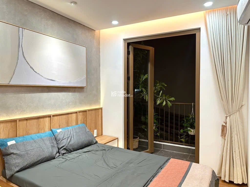 Giảm thêm 200 triệu - Bùi Đình Tuý  - Hẻm xe hơi đậu cửa - 30m2  - 2 tầng -4tỏi