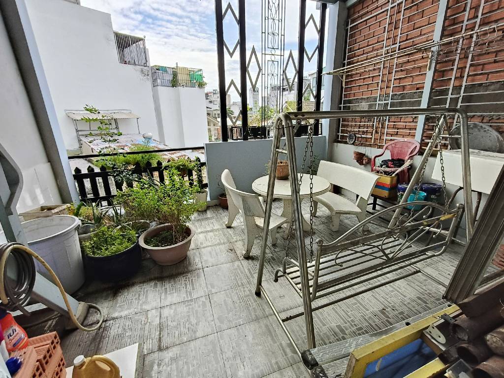  GẦN CHỢ BÀ CHIỂU - HXH THẲNG TRỤC - 2 MẶT HẺM - NGANG GẦN 5M - NHỈNH 10 TỶ 