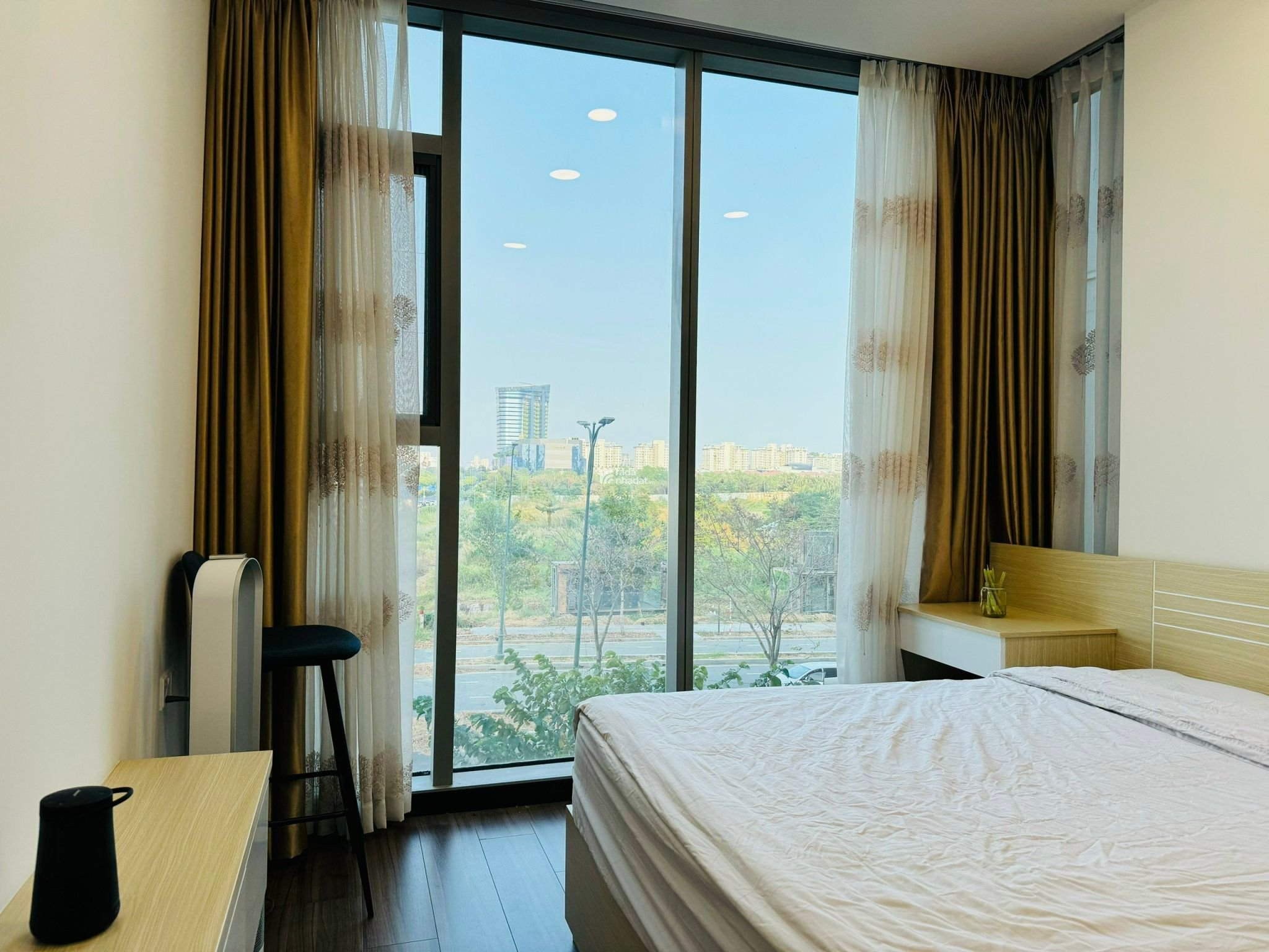 Thật 100%! Cần cho thuê gấp CH 2PN Empire City DT 100m2, full nội thất, view sông LH - 0903 147 ***
