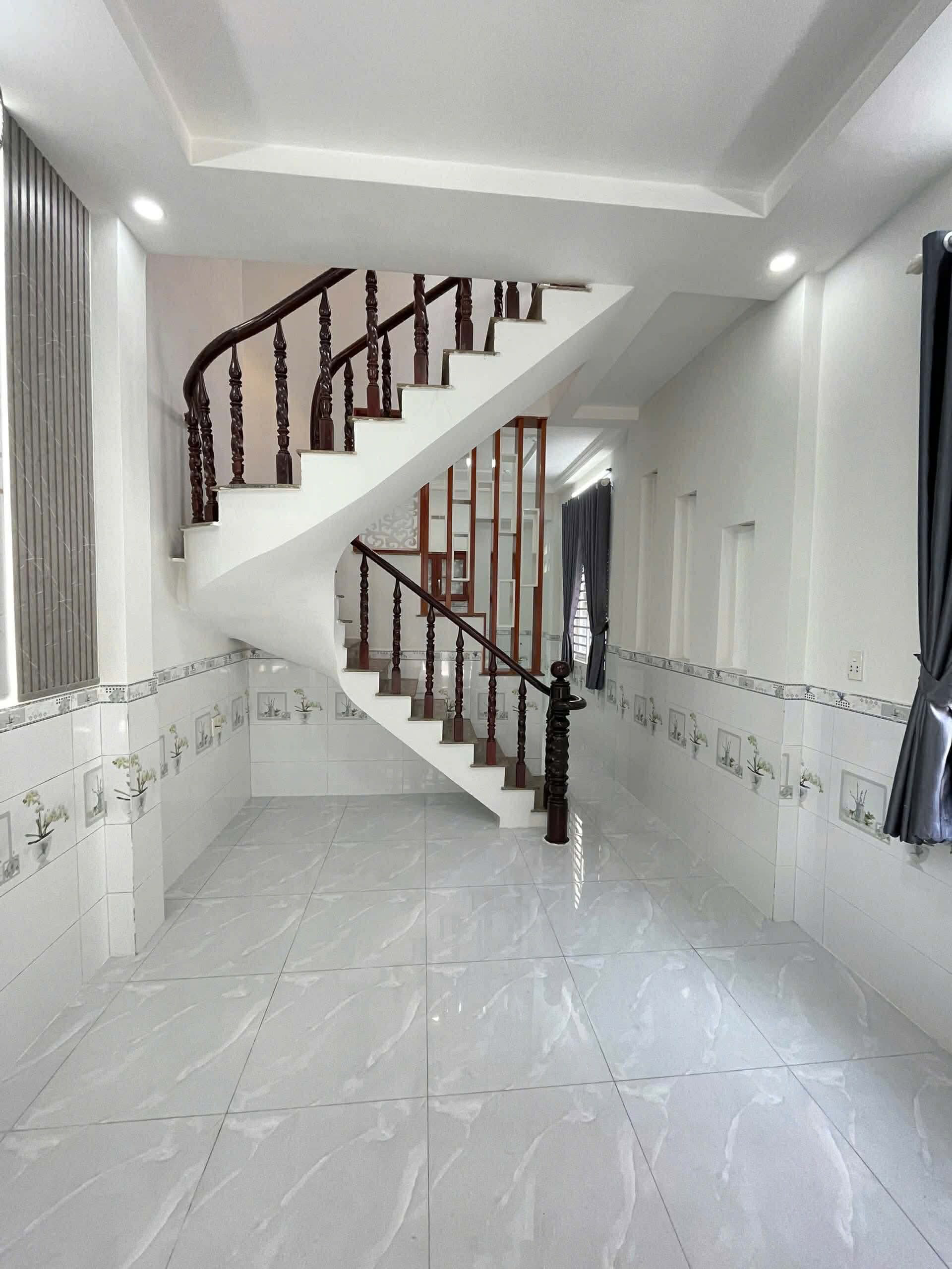 BÁN NHÀ GÓC 2 MẶT TIỀN, VI BẰNG 3.5 X 12, ĐƯỜNG HIỆP THÀNH 26, XE TẢI THÔNG, KINH DOANH