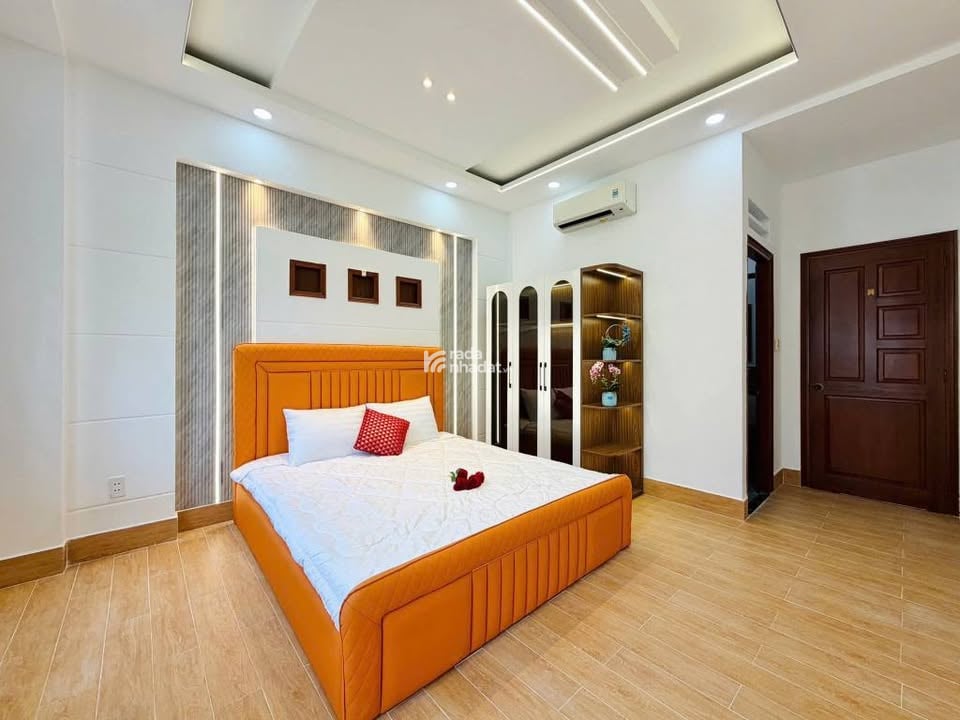 Bán nhà 126/2B Đường số 8 Phường 11, DT 4x16m, 1 trệt 3 lầu. Giá 8,6 tỷ TL