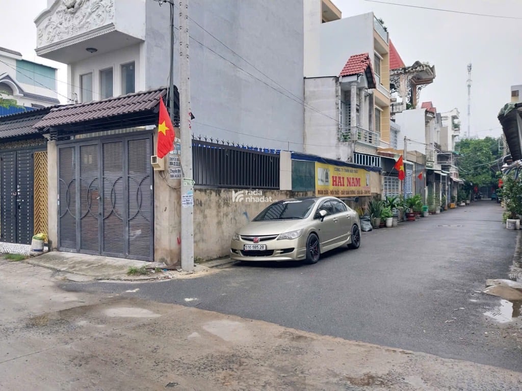 BÁN NHÀ LÊ VĂN KHƯƠNG HIỆP THÀNH QUẬN 12 - DIỆN TÍCH 61.3m - 1 TRỆT 3 LẦU CÓ THANG MÁY - HXH - 7.5T