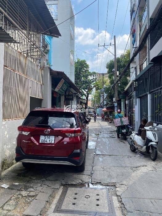 NHÀ HẺM XE TẢI THÔNG - SỔ VUÔNG ĐẸP NHƯ HOA HẬU -