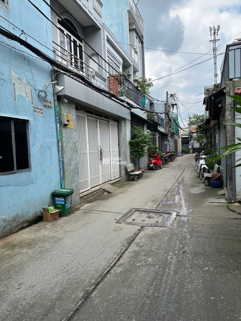 BÁN NHÀ BÌNH HƯNG HÒA B 33M2 2.4 TỶ 3 TẦNG HẺM XE HƠI 3PN BÌNH TÂN  