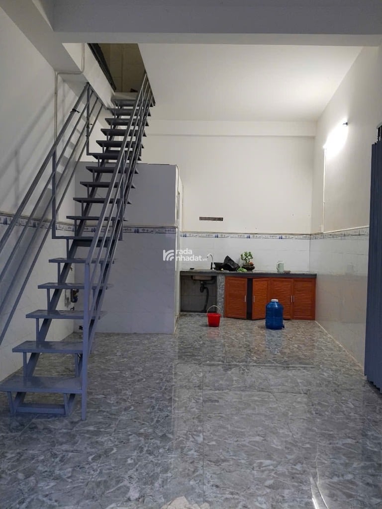 BÁN NHÀ TỈNH LỘ 10 86M2 5.X TỶ BTCT CHIA 3 CĂN THU 16 TRIỆU HẺM XE TẢI KẾ KHU TÊN LỬA