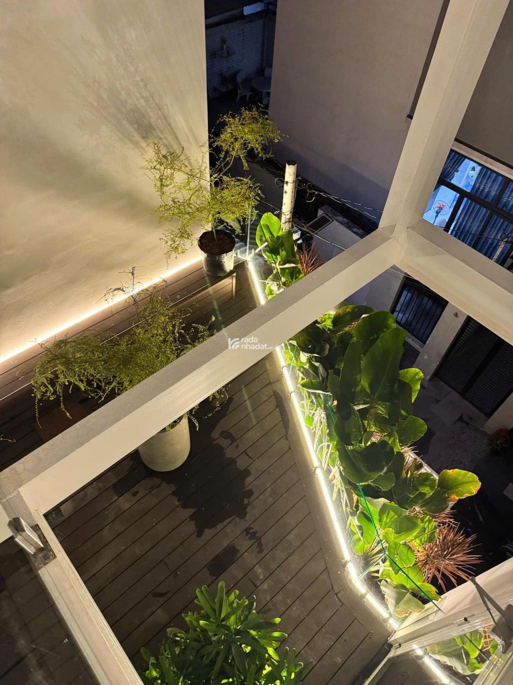 CĂN HỘ DỊCH VỤ SANG TRỌNG - THÔNG MINH - HIỆN ĐẠI - XE HƠI TỚI NƠI - CÁCH MẶT TIỀN ĐƯỜNG CHỈ 30M