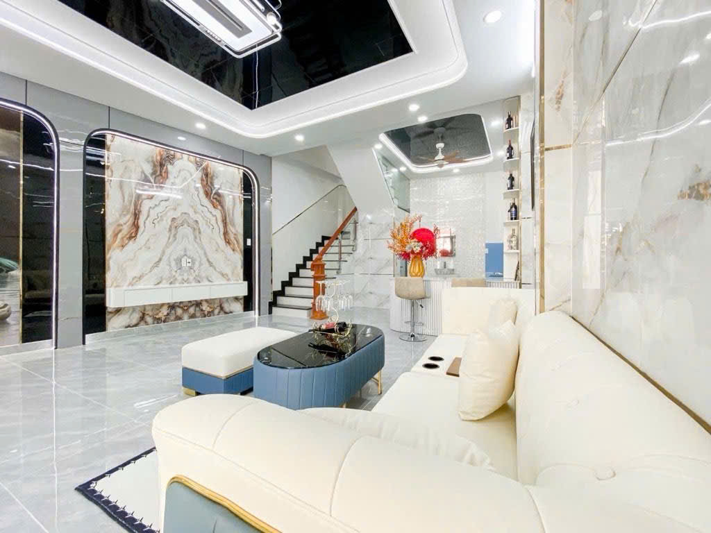 Siêu phẩm 5 tầng HXH Hoàng Xuân Hoành, 60m2, 6.6x11, 5PN, full nội thất, chỉ 8.6 tỷ