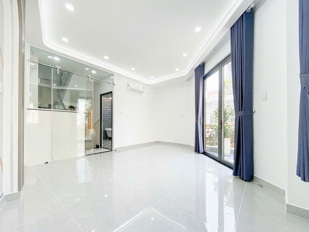 Siêu phẩm 5 tầng HXH Hoàng Xuân Hoành, 60m2, 6.6x11, 5PN, full nội thất, chỉ 8.6 tỷ