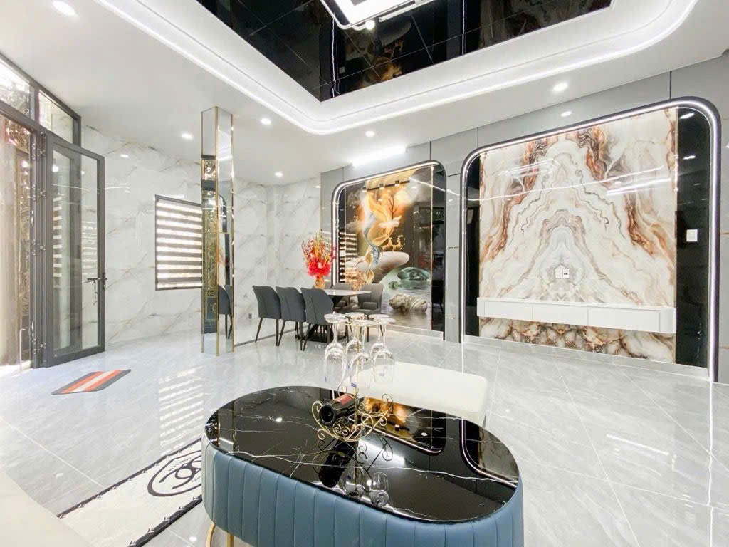 Siêu phẩm 5 tầng HXH Hoàng Xuân Hoành, 60m2, 6.6x11, 5PN, full nội thất, chỉ 8.6 tỷ