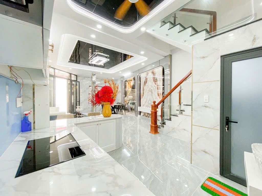 Siêu phẩm 5 tầng HXH Hoàng Xuân Hoành, 60m2, 6.6x11, 5PN, full nội thất, chỉ 8.6 tỷ