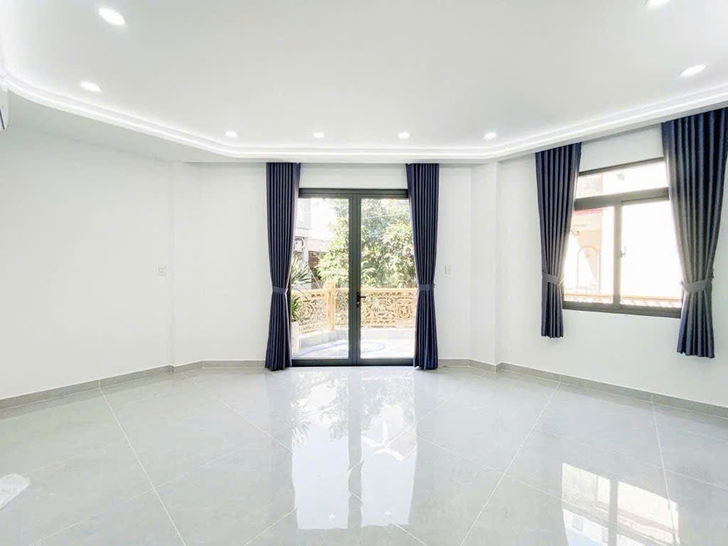 Siêu phẩm 5 tầng HXH Hoàng Xuân Hoành, 60m2, 6.6x11, 5PN, full nội thất, chỉ 8.6 tỷ