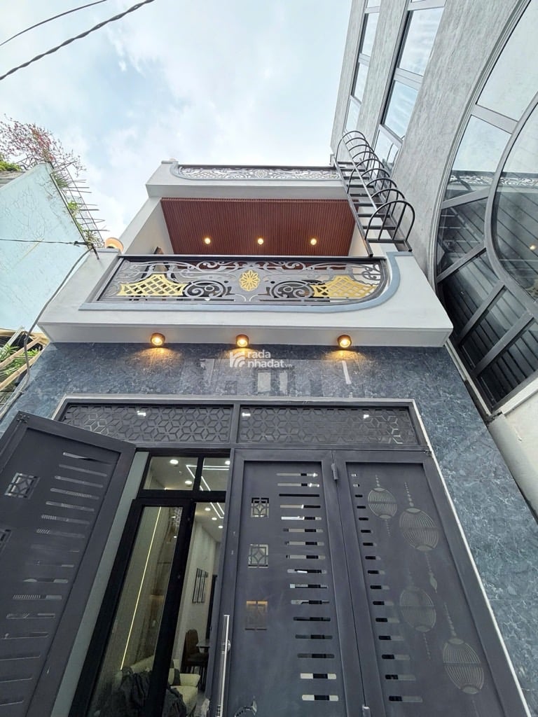 3.7*14m chính chủ cần bán gấp tặng nôi thất