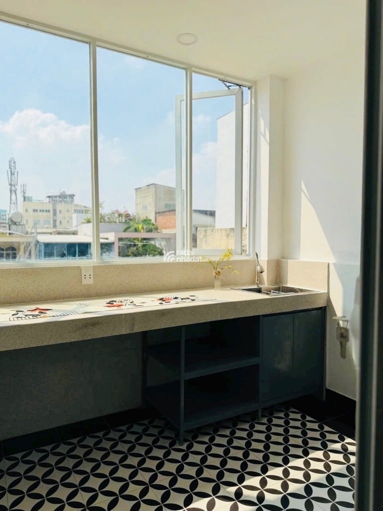 HẺM HƠI VÔ NHÀ - 5 TẦNG - KHU VIP CÁN BỘ PHÂN LÔ - TẶNG FULL NỘI THẤT - AN NINH - CHỈ HƠN