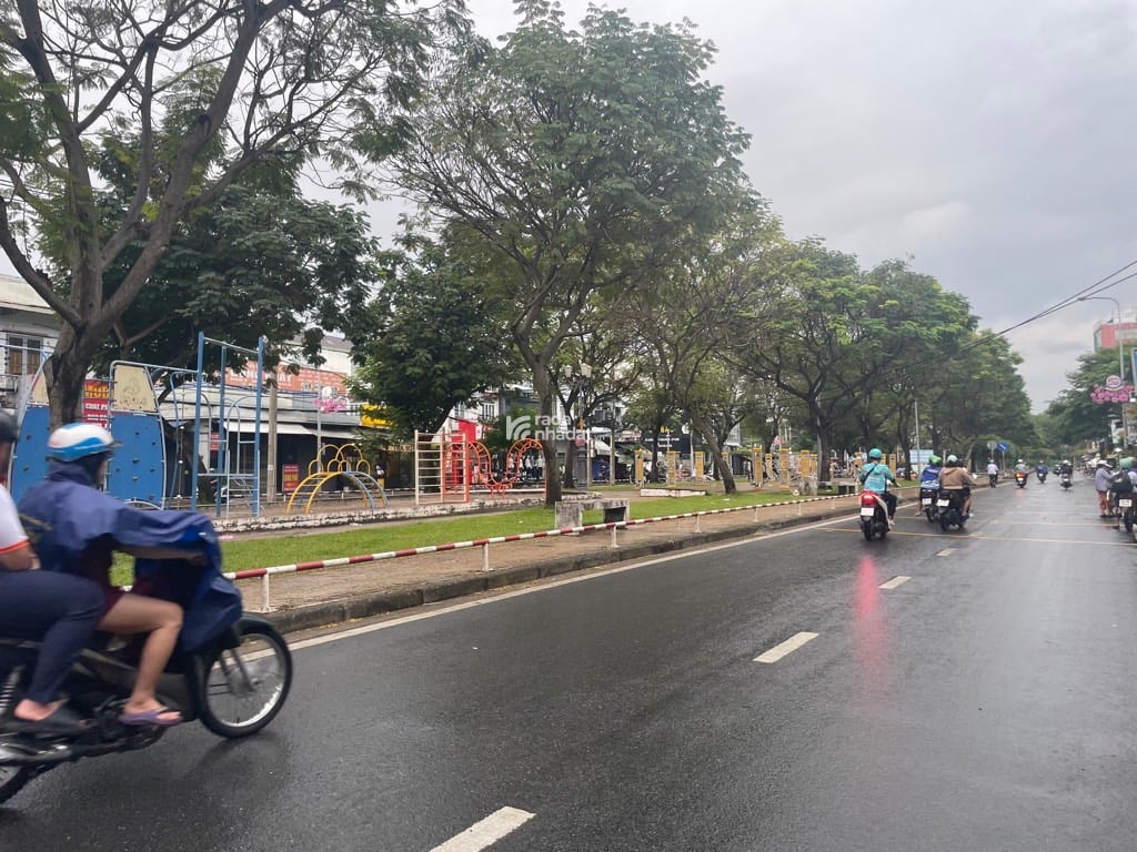 BÁN NHÀ BÌNH TÂN KẾ LÊ THÚC HOẠCH 61M2 4.1 TỶ SÁT MẶT TIỀN GIÁP TÂN PHÚ 