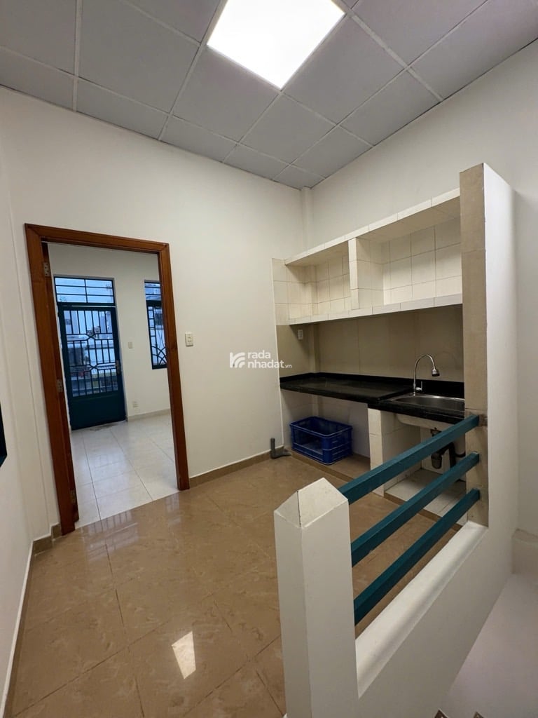 NHÀ MTKD 2 TẦNG CÁCH QUẬN 1 CHỈ 2KM, 30M2, NGANG 3,6M, SHR, NHỈNH 5T