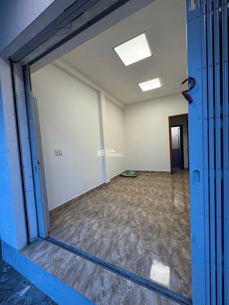 NHÀ MTKD 2 TẦNG CÁCH QUẬN 1 CHỈ 2KM, 30M2, NGANG 3,6M, SHR, NHỈNH 5T